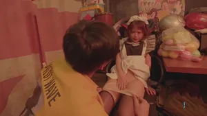 Quán bar cosplay, thiên đường sung khoái cho các quý ông