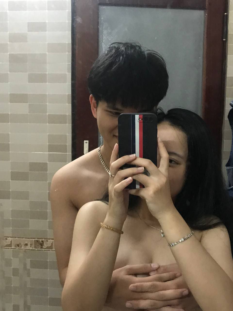 Anh họ buồi to bắn tinh ngập bướm em gái dâm dục
